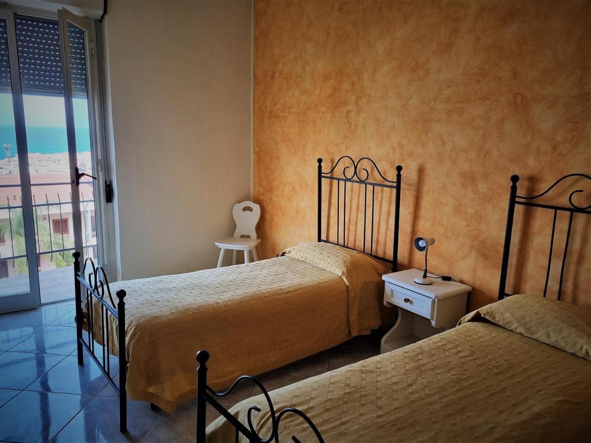 Bed and Breakfast Delle Rose Чефалу Экстерьер фото