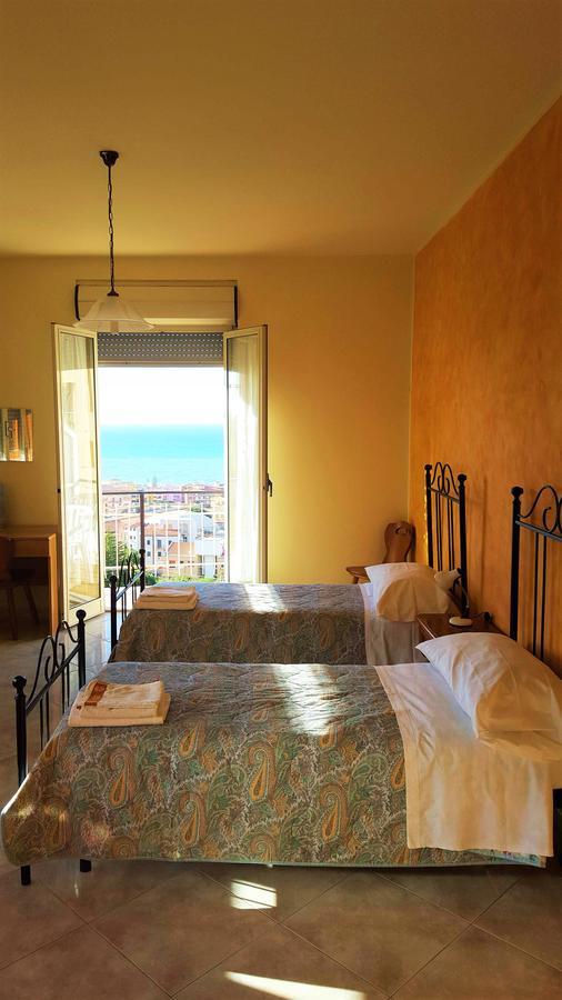 Bed and Breakfast Delle Rose Чефалу Экстерьер фото